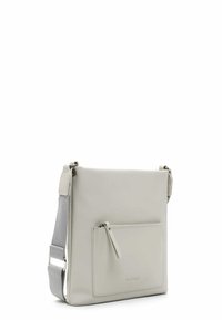 Borsa a tracolla in pelle grigia chiara con una superficie liscia, tracolla in tessuto regolabile e una tasca con zip sul davanti con una linguetta in pelle.
