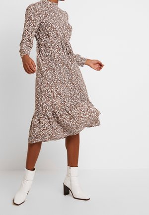 Day dress - brown