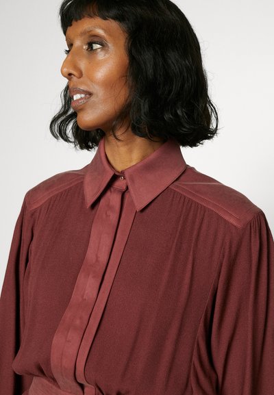 RAMUNE PIEKAUTAITE DRESS - Φόρεμα πουκάμισο - rust