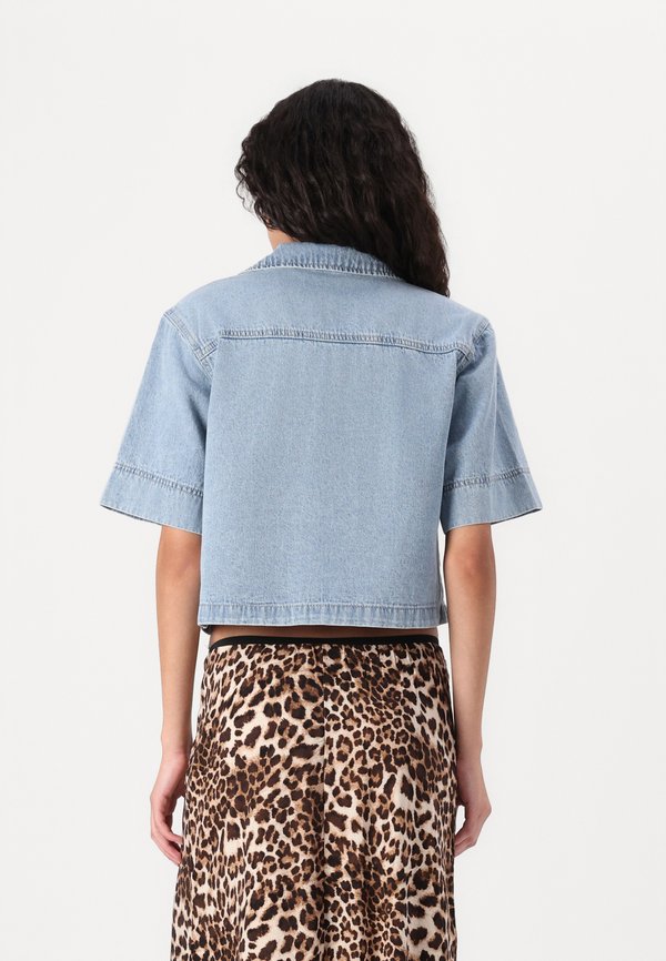 VMMARY V NECK SHIRT - Button-down blouse3