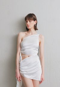 Materiel TWO PART MINI DRESS - Kokteiļkleita/ballīšu kleita - white