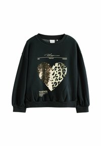Hanorac negru cu guler rotund, mâneci evazate, având un grafic în formă de inimă din paiete, combinând imprimeul leopard cu modele metalice.