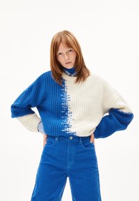 ARMEDANGELS MIYAAR  - Strickpullover - warm blue oatmilk