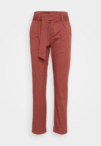 Pantalons couleur rouille avec une taille haute, des jambes larges et une ceinture nouée. Fabriqués en tissu lisse, ils présentent des plis à l'avant et un ourlet simple.