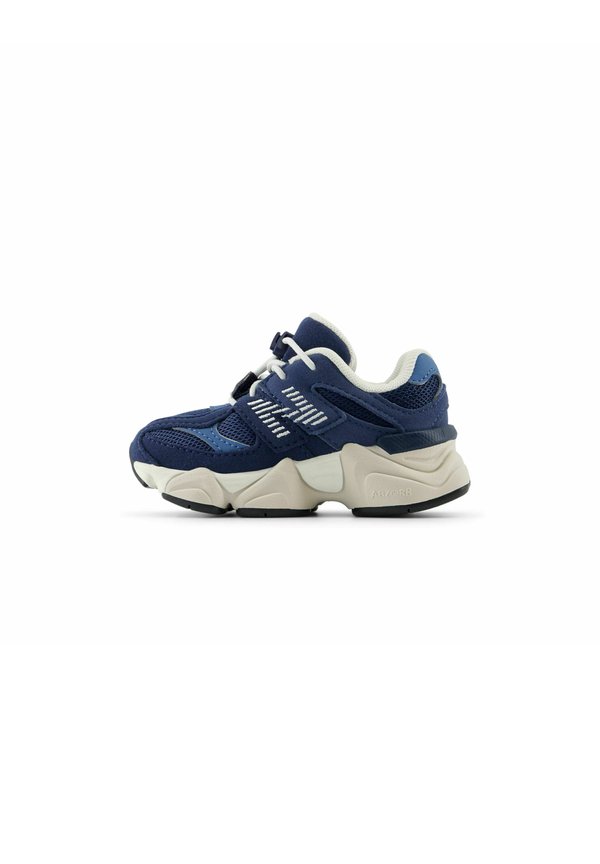 9060 – Laufschuh Straße