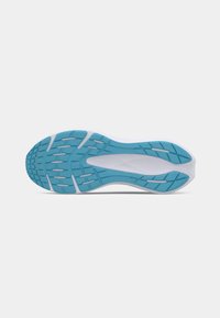 Semelle de chaussure de sport, avec une base blanche durable, une semelle extérieure en caoutchouc turquoise texturé et des motifs de semelle proéminents pour une meilleure adhérence.