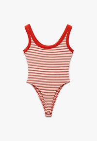 Bañador de una pieza a rayas rojas y blancas con escote redondo y tirantes anchos. Ajuste Slim con un diseño de pierna alta. Textura de tela suave.