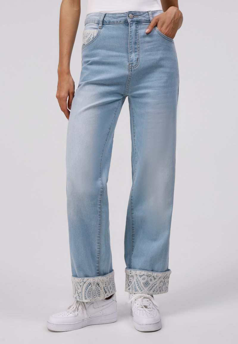Even&Odd Platėjantys džinsai - light blue wash