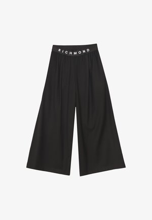 Pantaloni neri a gamba larga con una cintura elastica nera con la scritta "RICHMOND" in lettere bianche; tessuto morbido senza motivi visibili.