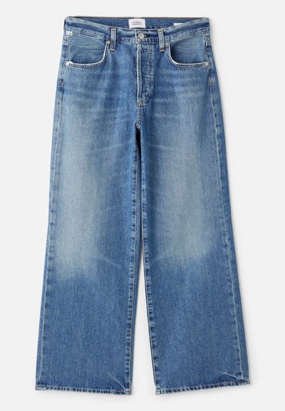 Light blue wide-leg jeans made of denim, featuring a high waist, subtle fading, five pockets, and a button and zipper closure.