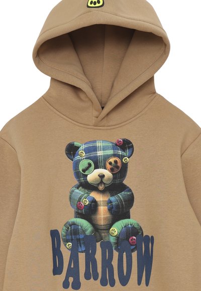 Felpa con cappuccio in tessuto beige, con una grafica di un orso cartoon con dettagli a quadri e bottoni, e la parola "BARROW" in blu sottostante.