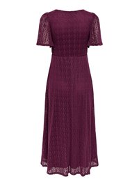 Robe en dentelle violette mi-longue à manches courtes, taille ajustée et motif floral subtil, vue de dos.