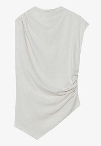 Haut drapé beige clair en tissu doux avec un ourlet asymétrique. Présente un effet froncé sur un côté pour ajouter de la texture.