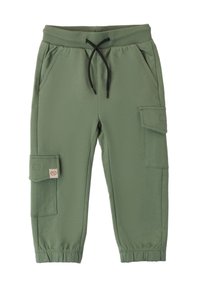 Pantalones cargo de algodón verdes con cintura elástica, cordón negro, bolsillos laterales y un bolsillo cargo con etiqueta. Textura suave, corte ajustado.