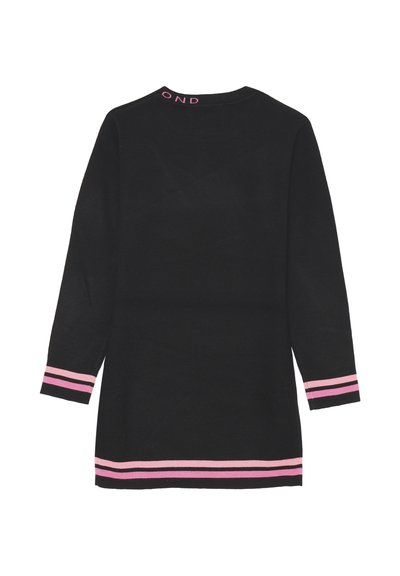 Abito nero in maglia con maniche lunghe, strisce rosa ai polsini e all'orlo, e testo ricamato sulla parte posteriore del collo.
