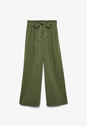 Pantalons larges verts en tissu texturé, dotés d'une taille ajustée avec une ceinture nouée, de plis et d'une silhouette ample et décontractée.