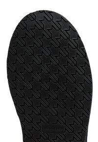 Soletta di scarpa in gomma nera con un motivo a zigzag e una superficie testurizzata. Include il brand "AUTOGRAPH" sulla suola intermedia.