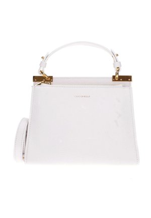 Bolso de cuero blanco con una forma estructurada, herrajes en tono dorado, asa en la parte superior y correa desmontable. Tiene un cierre de cremallera.