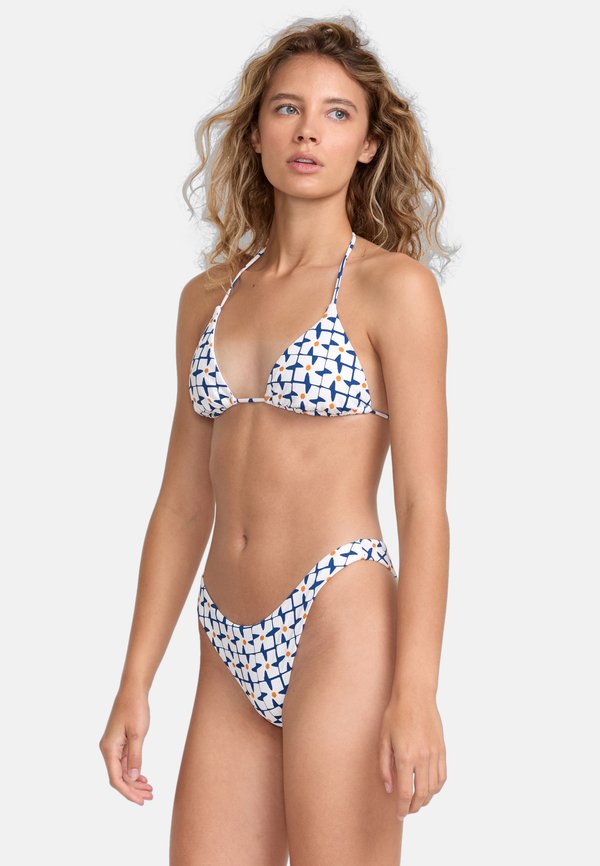VACATION - MIT KNAPPER BEDECKUNG - Bikini top2