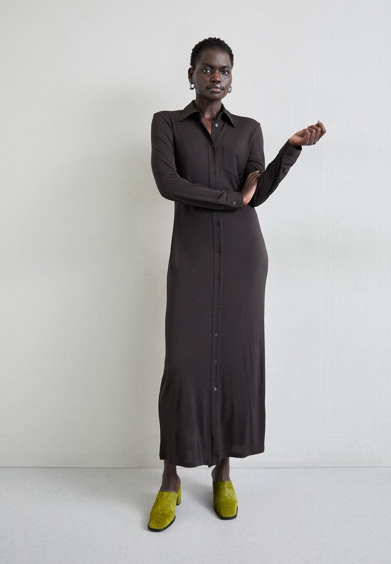 Filippa K DRESS - Maksi suknelė - dark choco