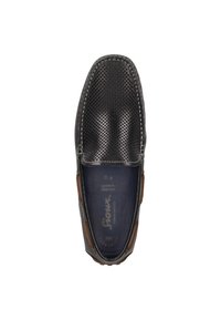 Schwarzer, perforierter Lederschuh mit braunen Lederakzenten und weißer Naht, ausgestattet mit einer abgerundeten Spitze und einer gepolsterten Innensohle.