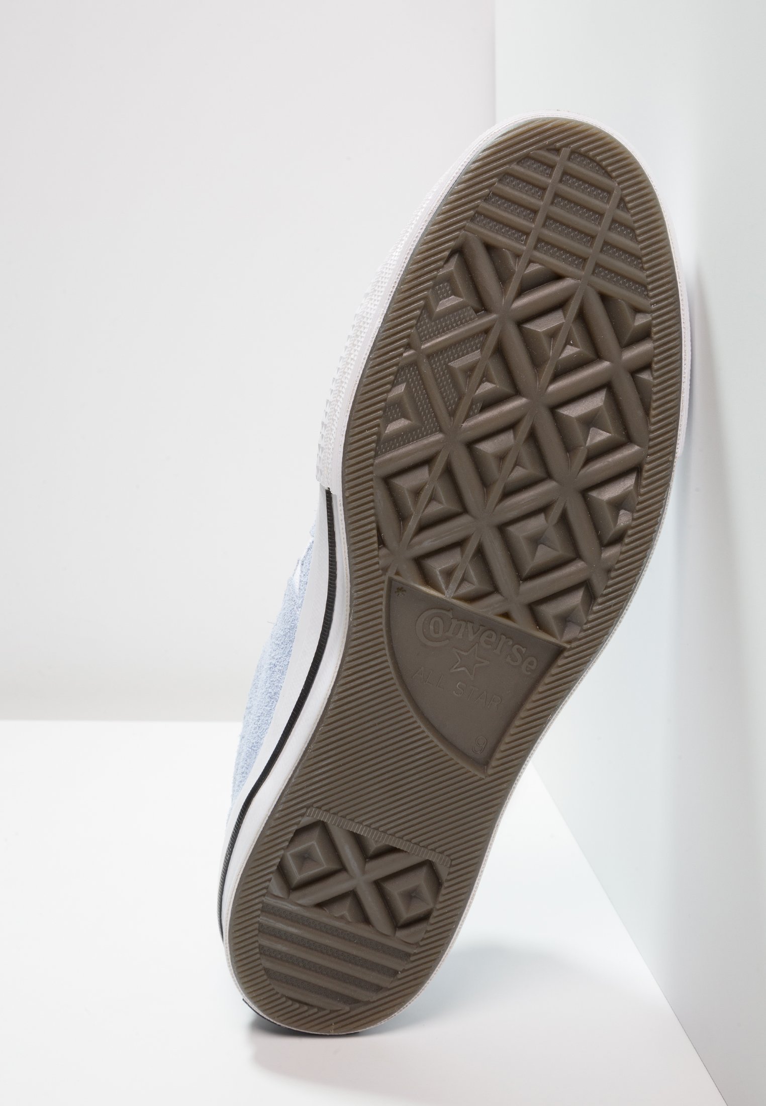 black one star converse