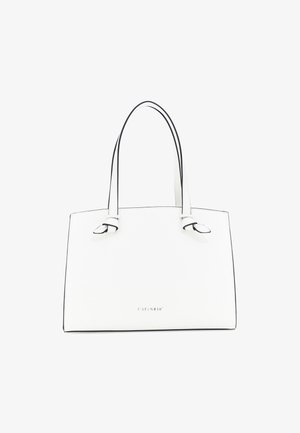 Hvid rektangulær håndtaske med tynde, lange håndtag med knudedetaljer og diskret sort kant, der viser lille centreret mærketekst.