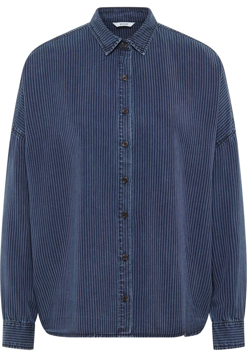 Camisa de botones azul oscuro con rayas verticales, que presenta un cuello clásico, mangas largas y dobladillo redondeado. Hecha de una suave tela texturada.