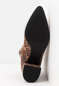 Madden Girl Kotníkové boty - black