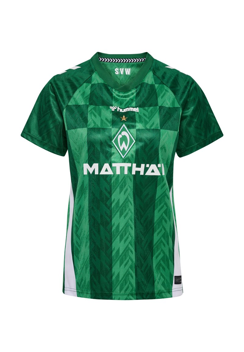Groene sporttrui met een geometrisch patroon, witte accenten, een ronde halslijn en opvallende branding met een logo en tekst op de voorkant.