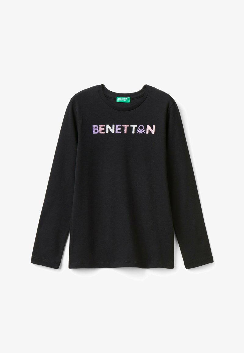 Czarna koszula z długim rękawem wykonana z bawełny, z holograficznym logo "BENETTON" nadrukowanym na piersi. Okrągły dekolt i standardowy krój.