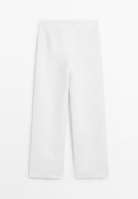 Witte, wijde broek gemaakt van gladde stof. Bevat een tailleband met een nette afwerking en geen zichtbare hardware of zakken.