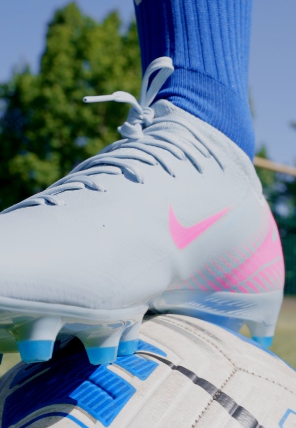 VAPOR PRO - Football boots artificial grass2