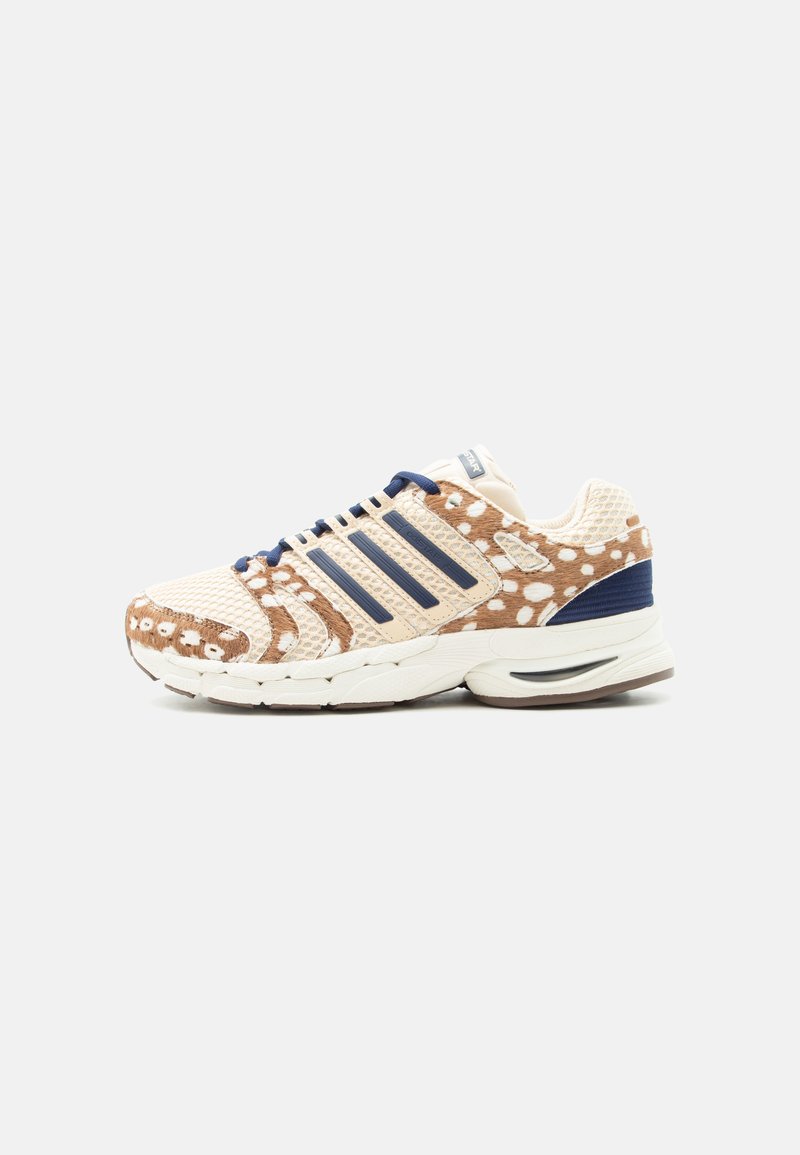 adidas Originals ADISTAR CONTROL 5 off white/sand strata/brown desert/sand