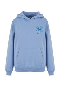 Sweat à capuche bleu clair avec poche kangourou à l'avant et petite illustration d'un nœud bleu foncé sur la poitrine gauche, poignets et ourlet côtelés.