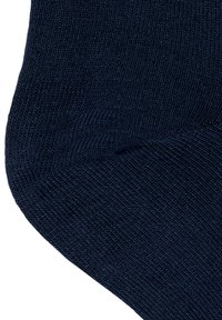Granatowa skarpetka z prążkowanym wzorem i wzmocnionym palcem. Materiał wydaje się miękki i elastyczny, zaprojektowany z myślą o komforcie i dopasowaniu.