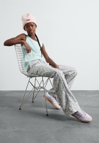 Levi's® LVG 94 BAGGY WIDE LEG  - Hlačami s stranskimi žepi - blue surf