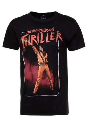 Czarna koszulka z czerwonym napisem "Michael Jackson's Thriller" oraz obrazem Michaela Jacksona w pomarańczowej kurtce i spodniach, przyjmującego taneczną pozę.