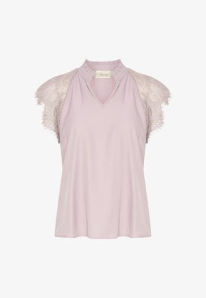 Fialová bezrukávová blúzka s V-výstrihom, s čipkovými detailmi na pleciach a textúrovanou látkou, s hladkým povrchom po celom obvode.