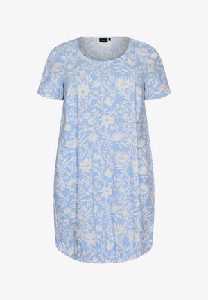Lyseblå kjole med korte ærmer, hvidt blomsterprint, rund hals og rynket nederdel.