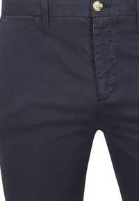 Thumbnail Image 3