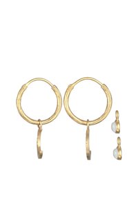 Guldtonede hoops med en struktureret finish, der har en dangles accent. Inkluderer små sten integreret i designet.