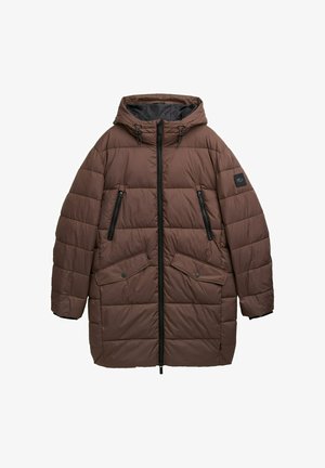 Veste rembourrée marron, dotée d'une capuche, de poches zippées sur les côtés et de poches poitrine à bouton-pression. Fabriquée en tissu texturé avec une doublure lisse.