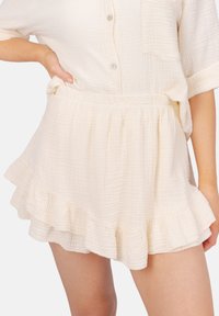 Seasons of April LORENA HOSENROCK MUSSELIN - Shorts - creme