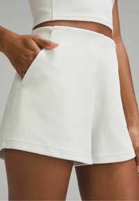 lululemon Pantalón corto de deporte - off-white