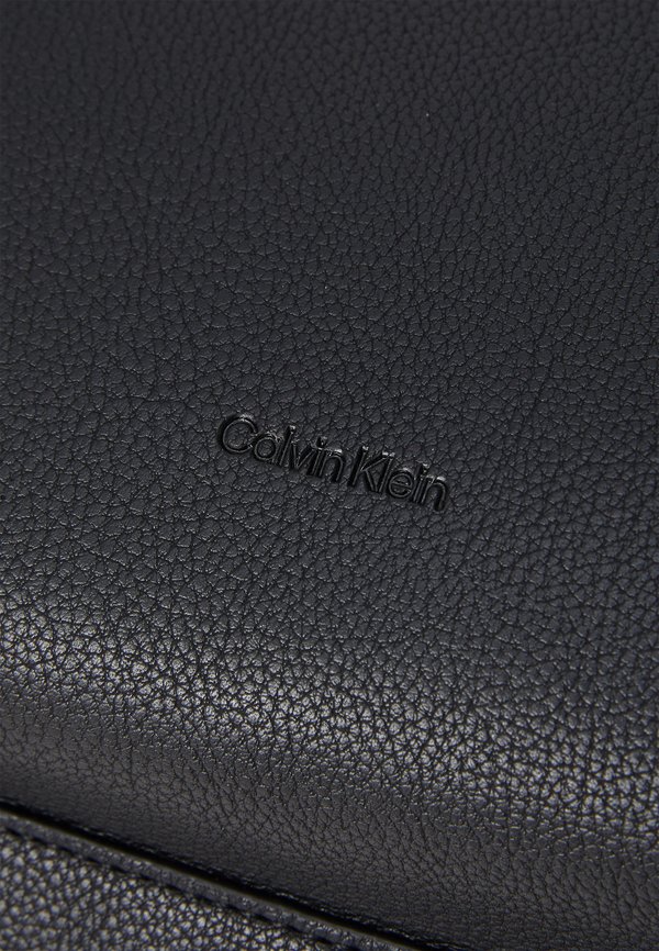 MICRO PEBBLE SLIM BRIEFCASE  - Laptop bag2