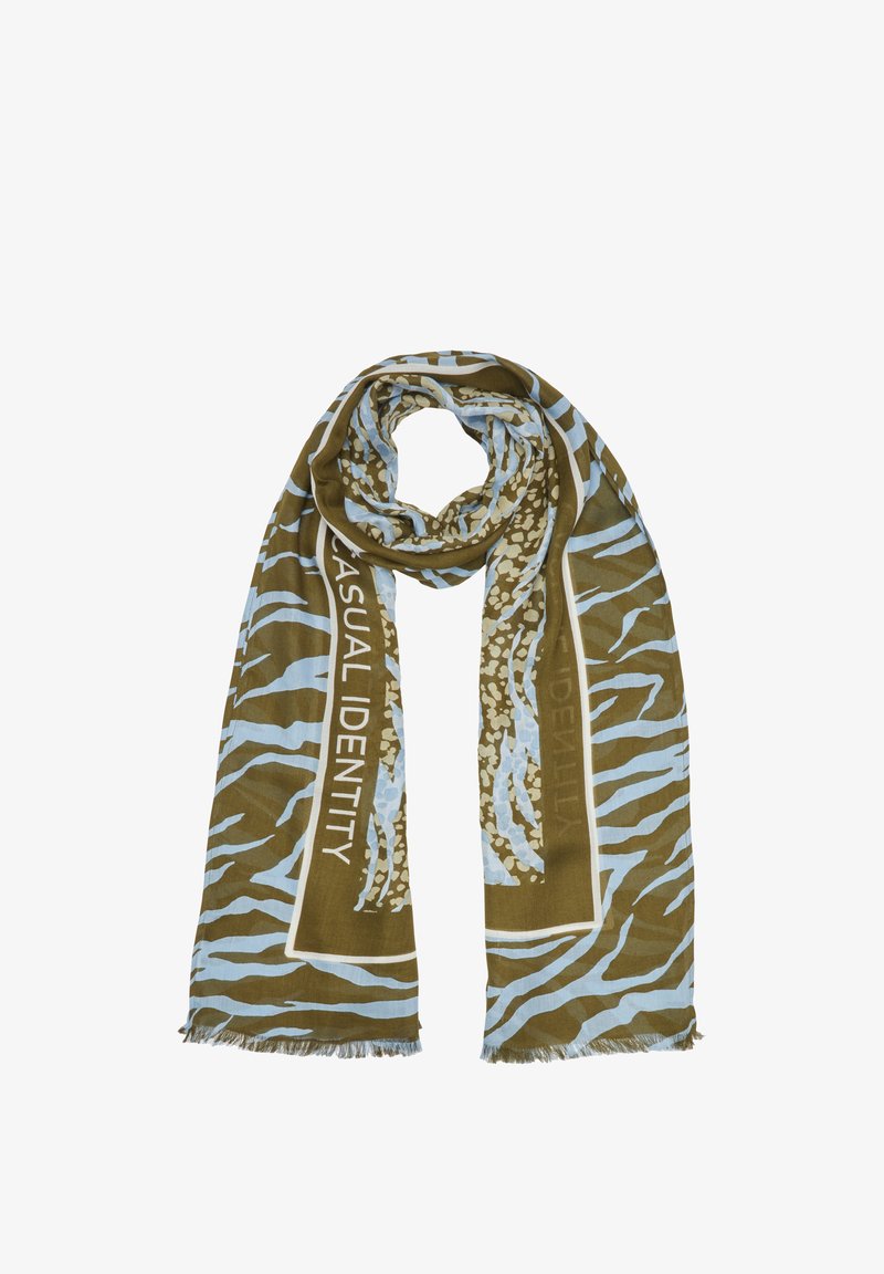 Olivgrüner und hellblauer Schal mit einem Tigerstreifenmuster, versehen mit dem Schriftzug "CASUAL IDENTITY" und Fransen. Weicher Stoff, rechteckige Form.