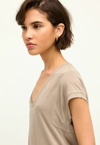 Next REGULAR FIT - T-shirts basic - mole