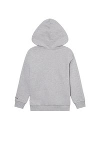 Felpa grigia con cappuccio, dal tessuto morbido, maniche lunghe e orlo arrotondato. Presenta un design minimalista senza loghi o motivi visibili.