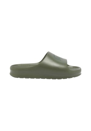 Sandalia de color verde oliva, tipo slip-on, con plantilla texturizada y una tira ancha en la parte superior, mostrada de lado sobre un fondo blanco.